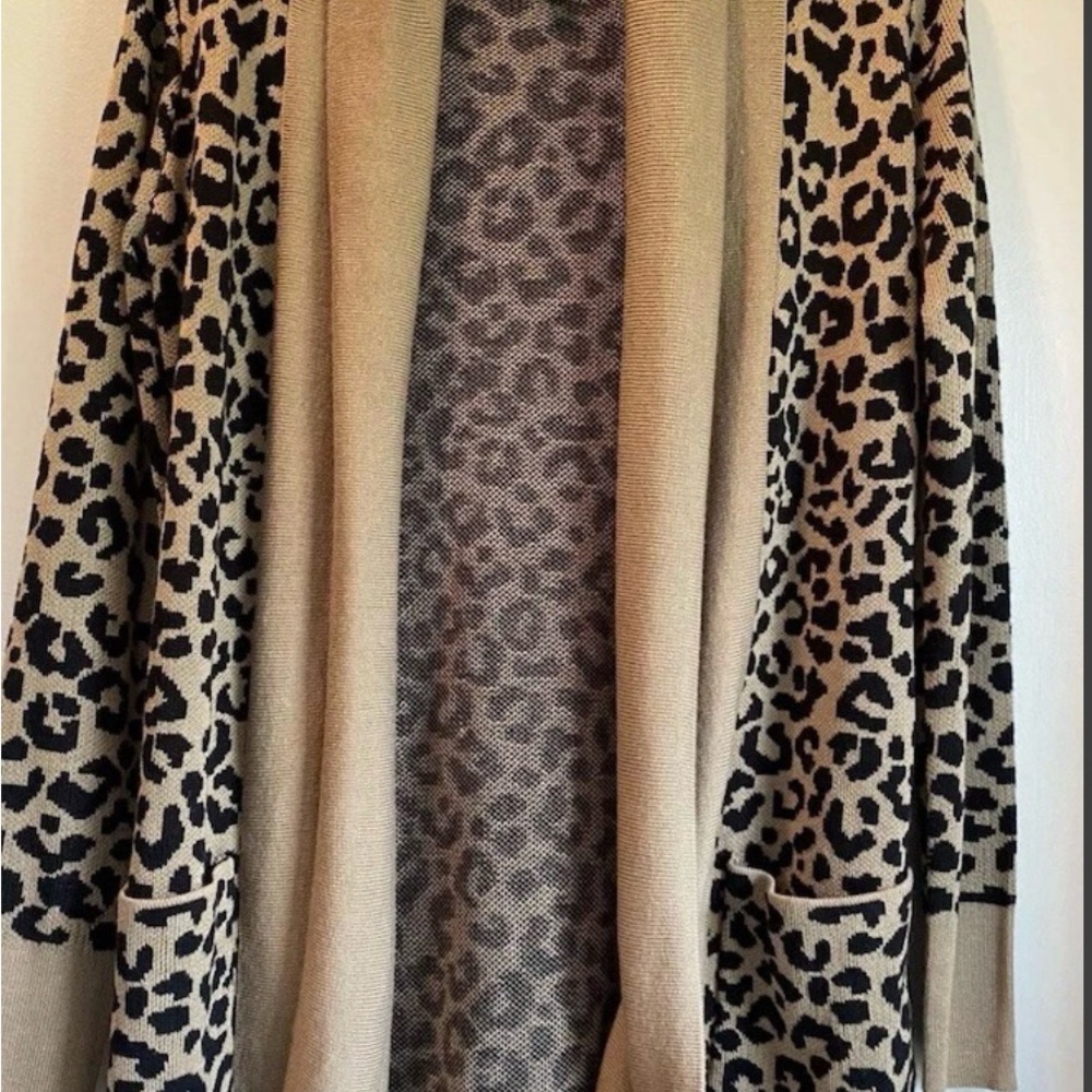 Moon & Madison Animal Print Cardigan in Black and Tan